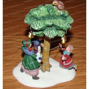 RETIRED Dept.56 - A Partridge In A Pear Tree