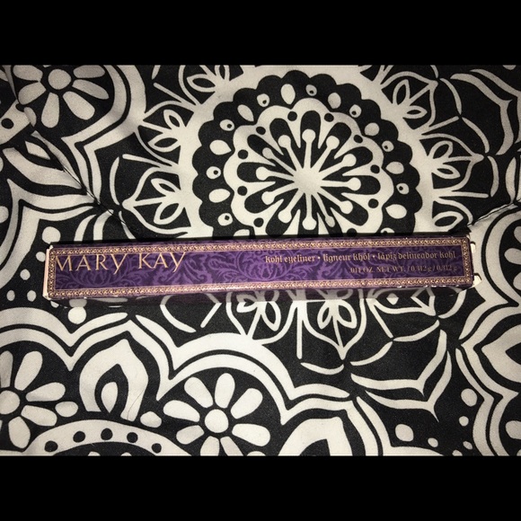 Mary Kay Other - Mary Kay eyeliner - golden illusion Mary Kay Other - Mary Kay eyeliner - golden illusion