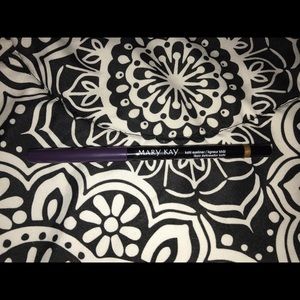 Mary Kay Makeup - Mary Kay eyeliner - golden illusion Mary Kay Makeup - Mary Kay eyeliner - golden illusion