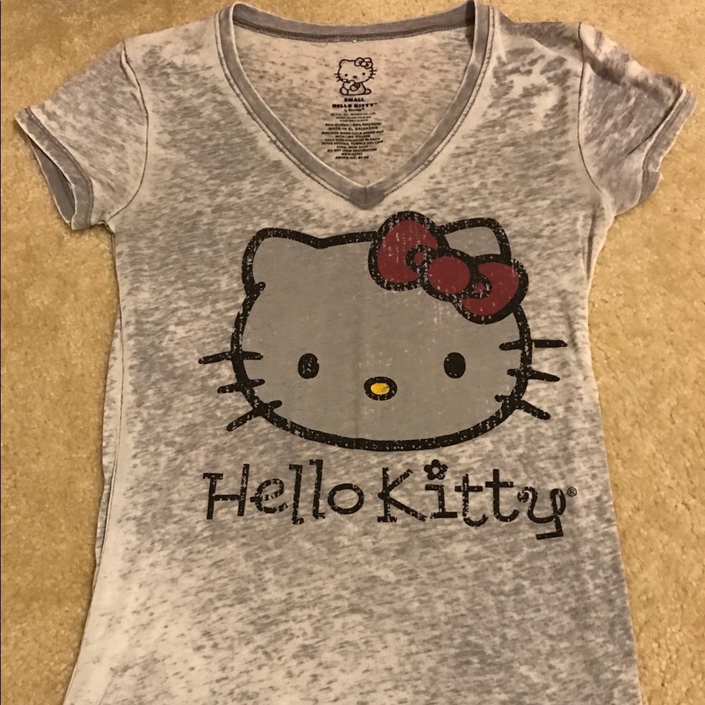 Hello Kitty Sanrio t-shirt tee