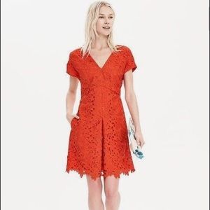 Banana Republic sz 2 Red Lace V-Neck Dress
