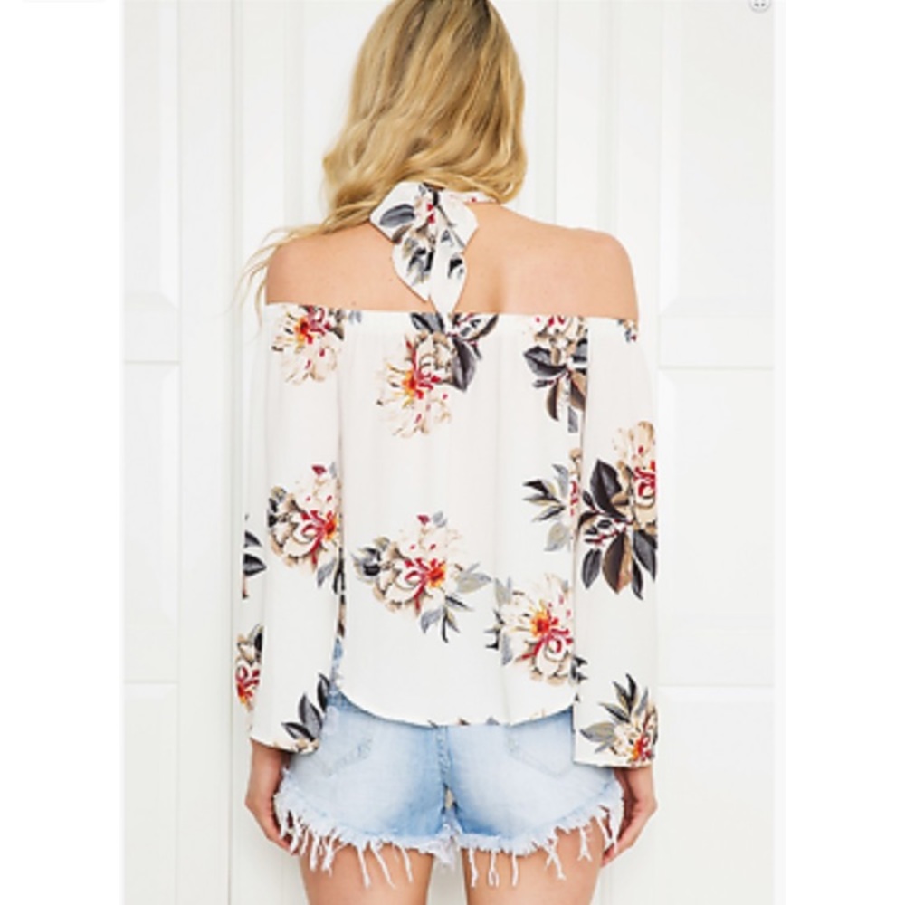 ❗️New! "Farrah" Off-Shoulder Floral Blouse 🌸 - Picture 3 of 7