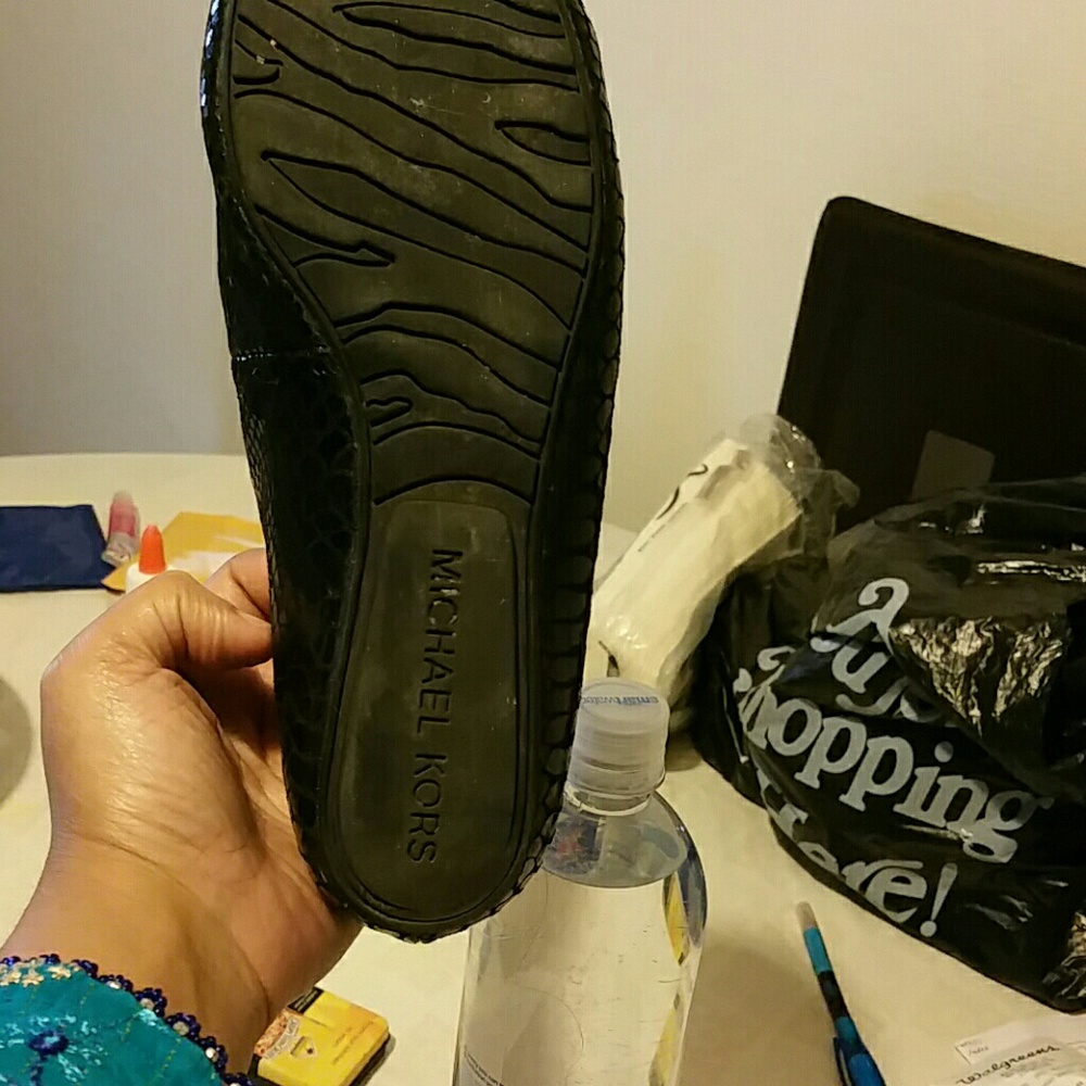 Shoes - Picture 2 of 8