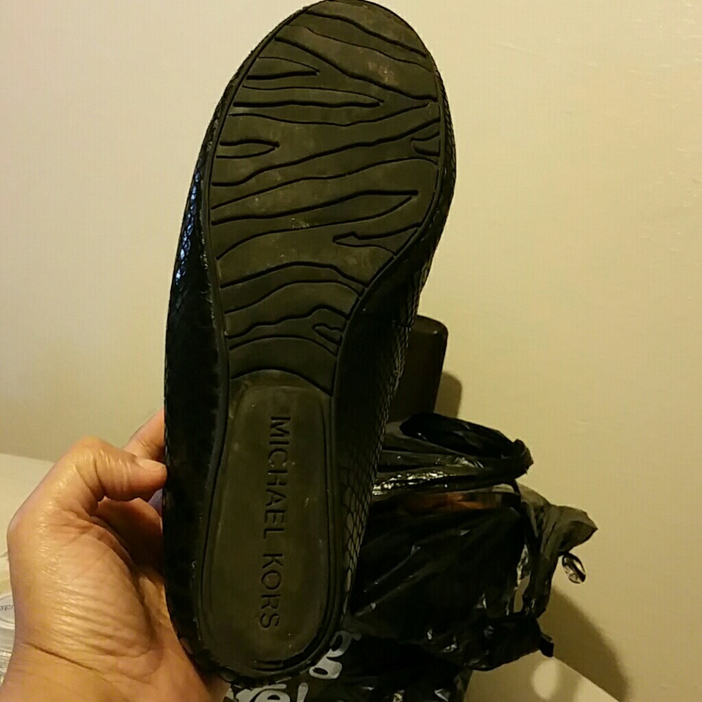 Shoes - Picture 3 of 8