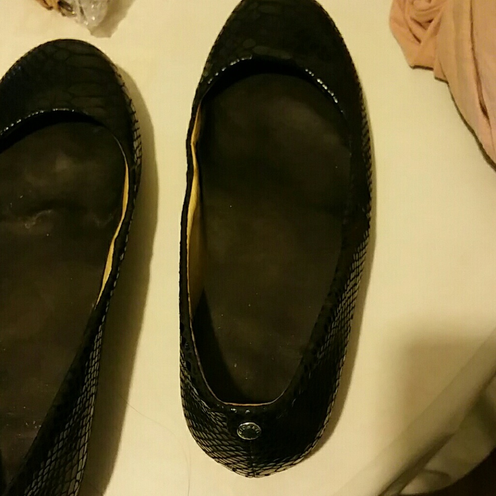 Shoes - Picture 4 of 8