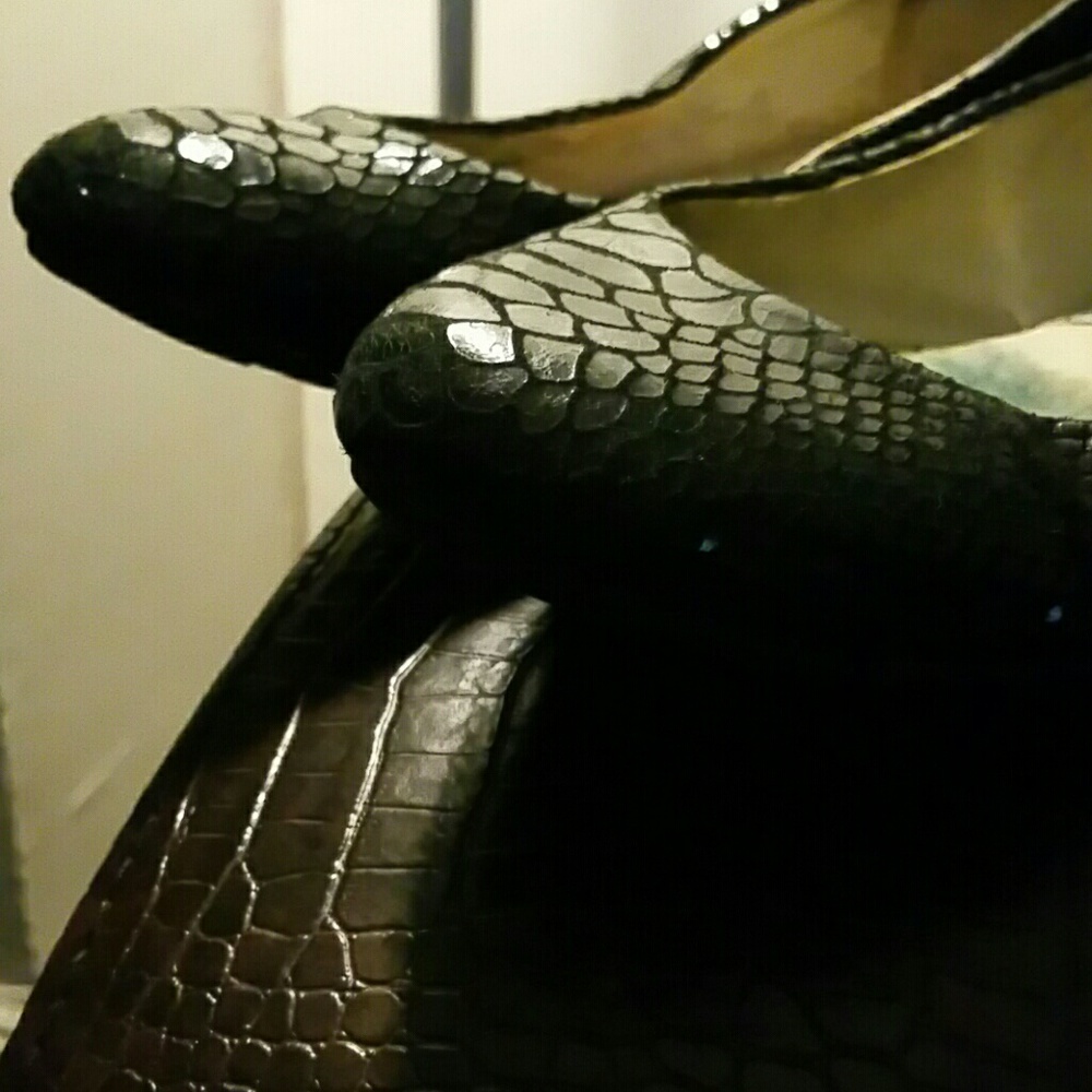 Shoes - Picture 5 of 8