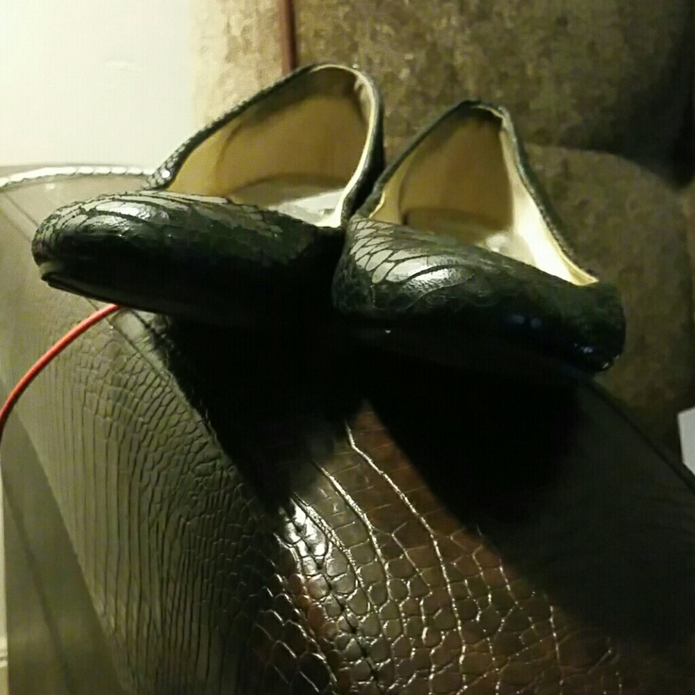 Shoes - Picture 6 of 8