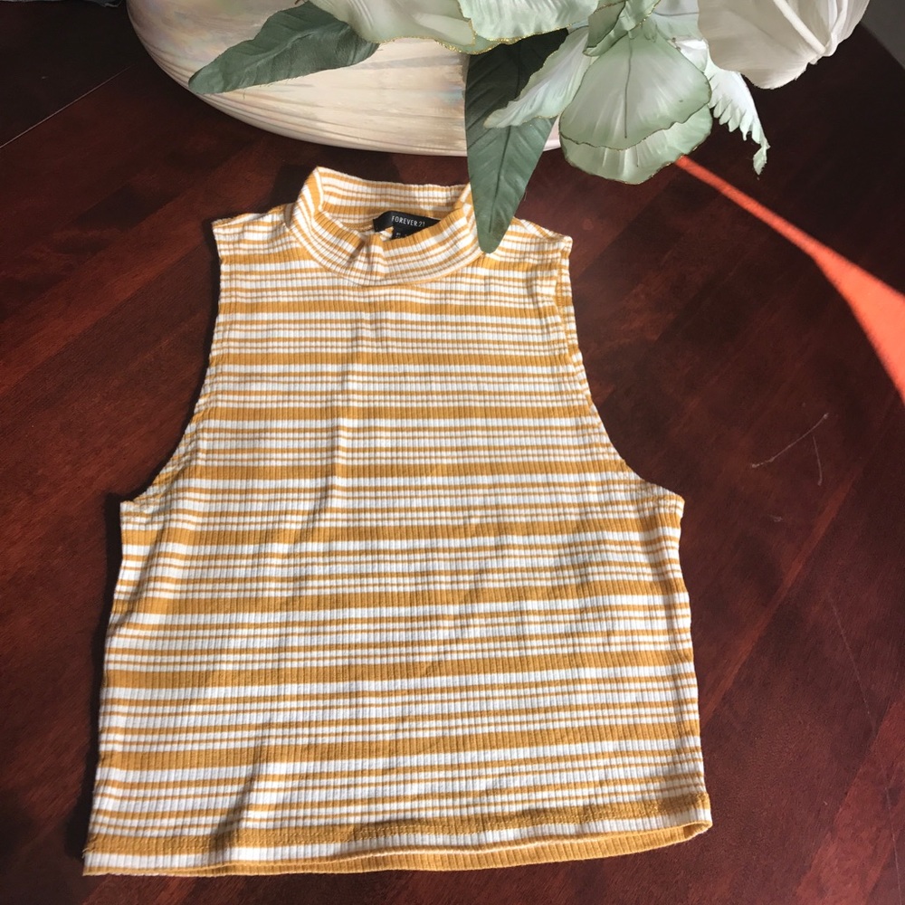 Mock neck crop top✨🌻