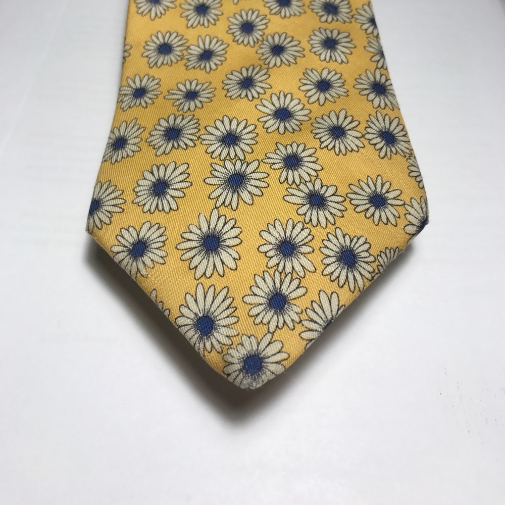 Daisy Pattern Brooks Brothers Tie