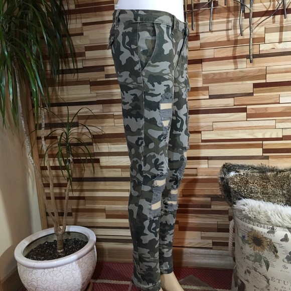 ‼️SOLD‼️QUALITY DISTRESSED JEANS ‼️SOLD‼️ - Picture 6 of 8