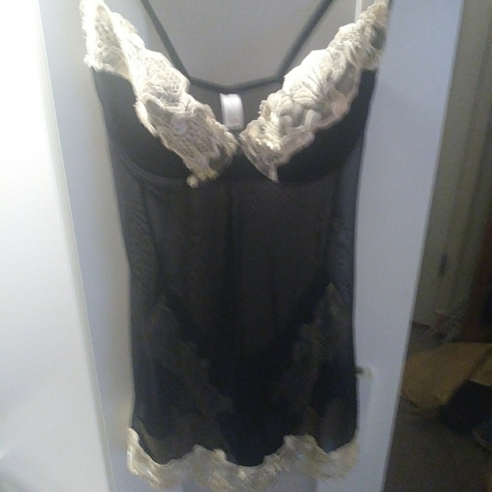 💙💙VICTORIA SECRET 34C. CHAMISE
