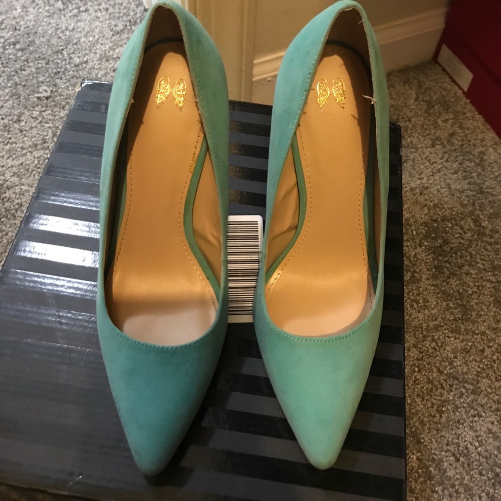 Mint color pointy Victoria secret heels