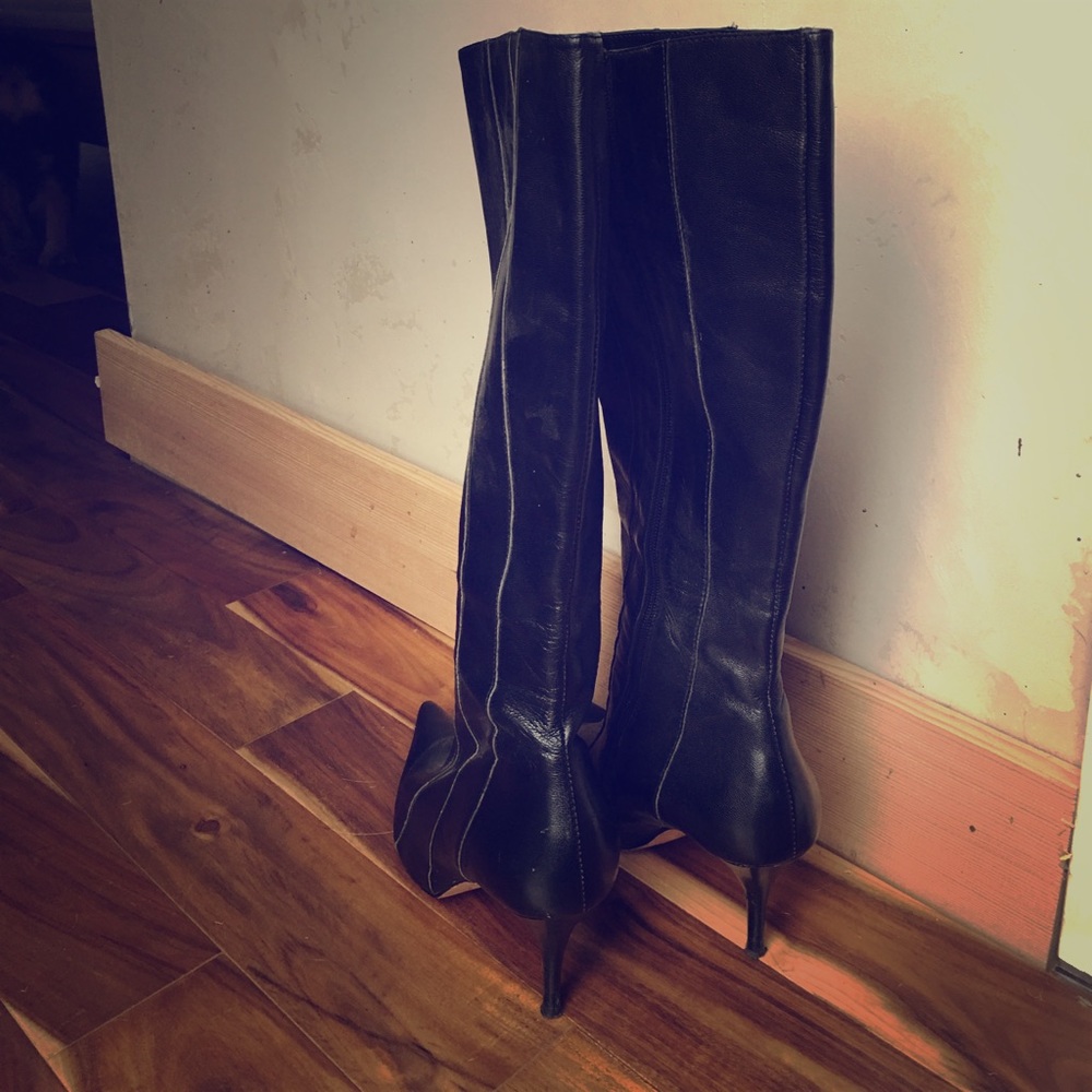 BCBG bring back the pointed toe!