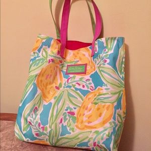 Clearance! Lilly Pulitzer floral tote