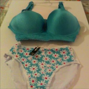 42DDD bra and XXL panty set
