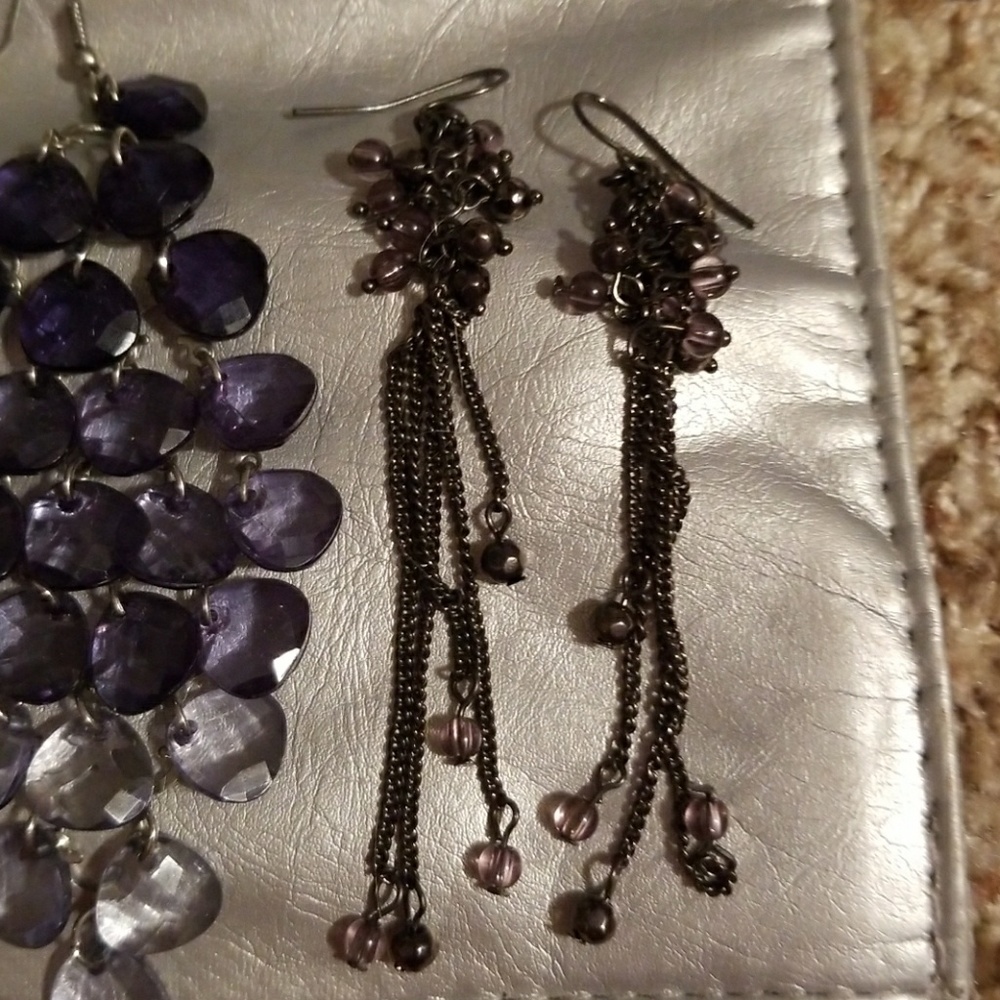 Black Bead and Chain earnings