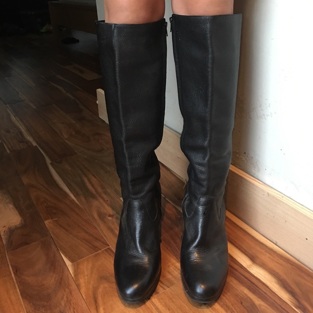 Total Diva Banana Republic wedge boosts.