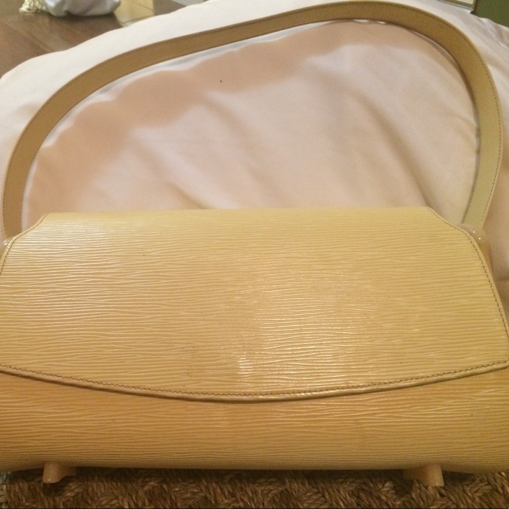 Louis Vuitton barrel bag
