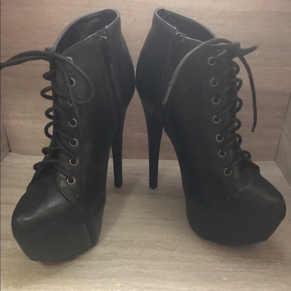 Preowned Charlotte Russe High Heel Boots