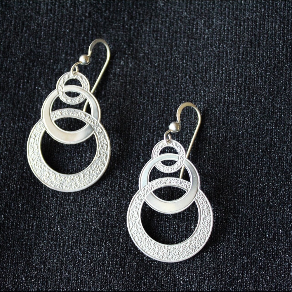 Circle design silver earrings