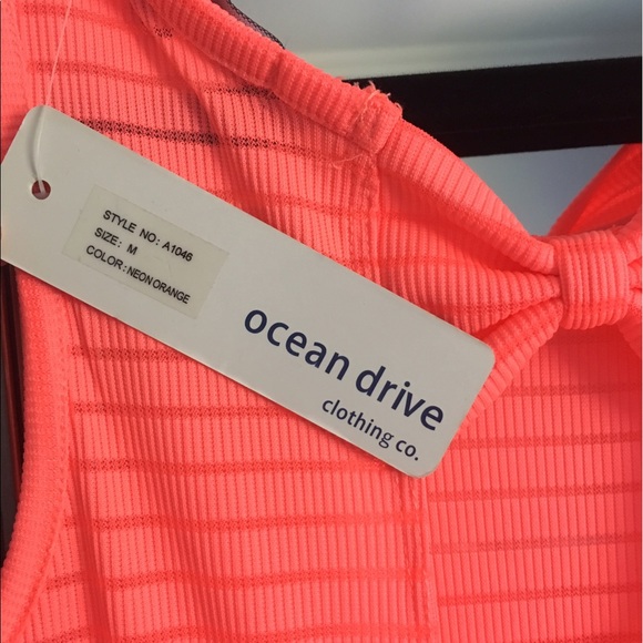 Neon pink dress - Picture 4 of 4