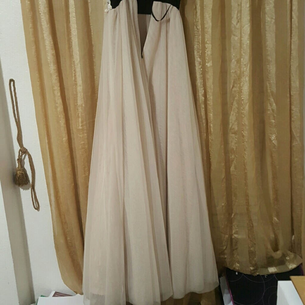Pearl tulle backless gold/black prom dress - Picture 6 of 6