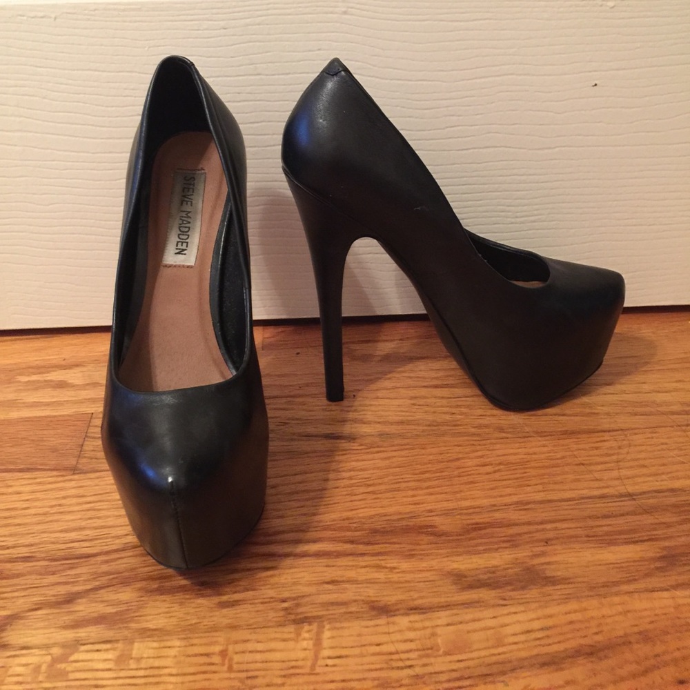 Steve Madden Dejavu platform heel