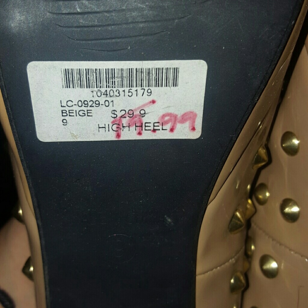 Heels - Picture 3 of 3