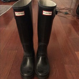 Black Hunter rain boots size 7, used