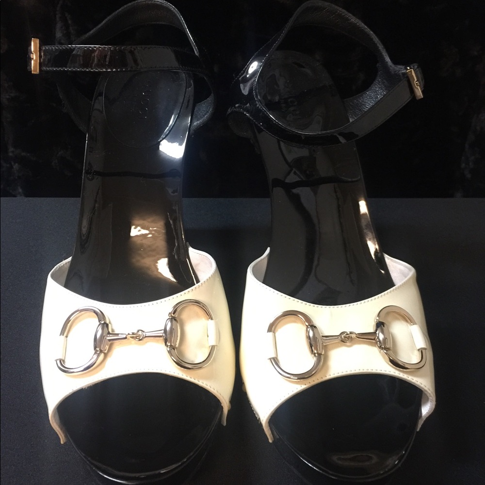 Gucci Goldtone horsebit sandals size 9.5