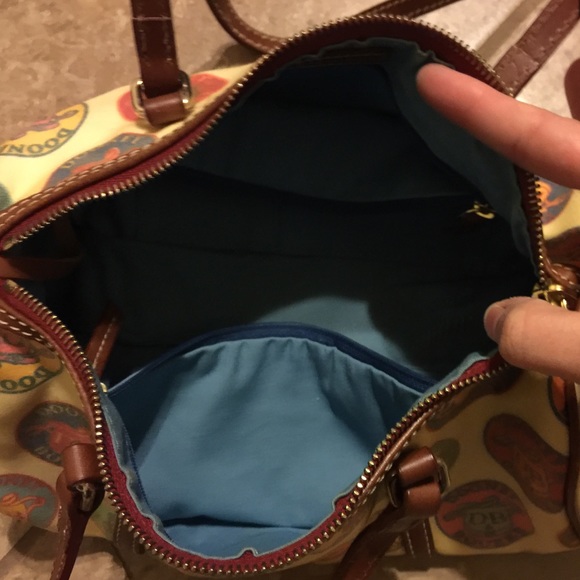 Dooney and Burke small barrel bag with wristlet - Picture 4 of 4