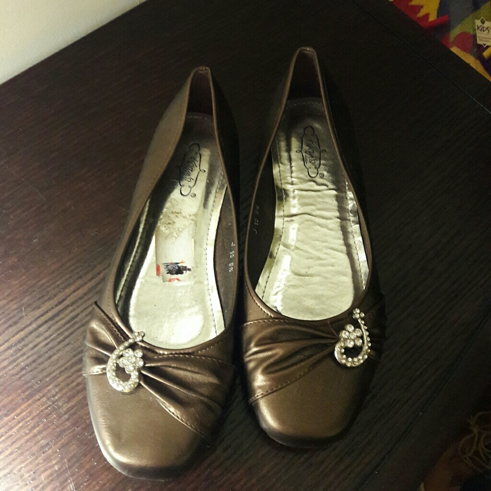 Bronze flats