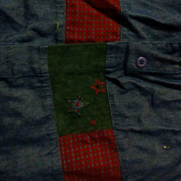 Blue jean skirt with embroidery at the bottom - Picture 3 of 4