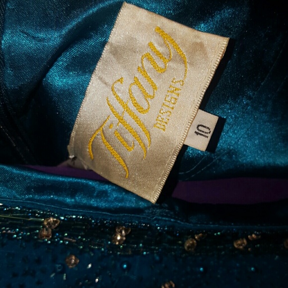 Dress - Picture 3 of 3