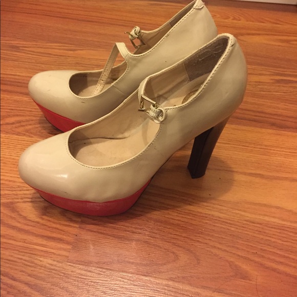 Pumps - Picture 2 of 3