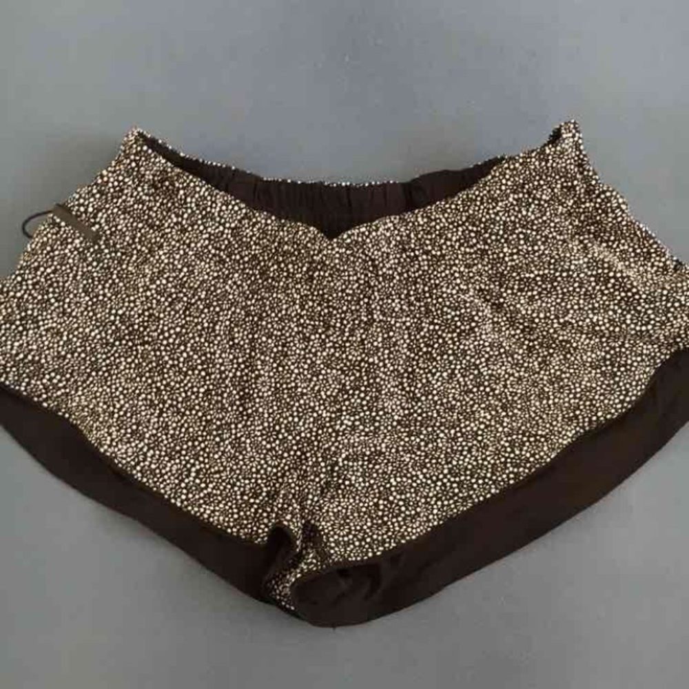 Lululemon Serf Shorts II Size 6 New without Tag