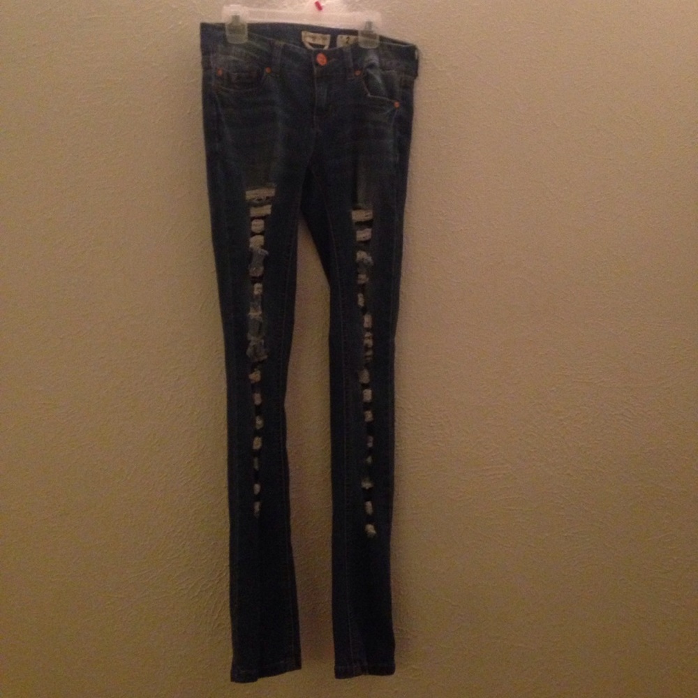Ripped skinny jeans