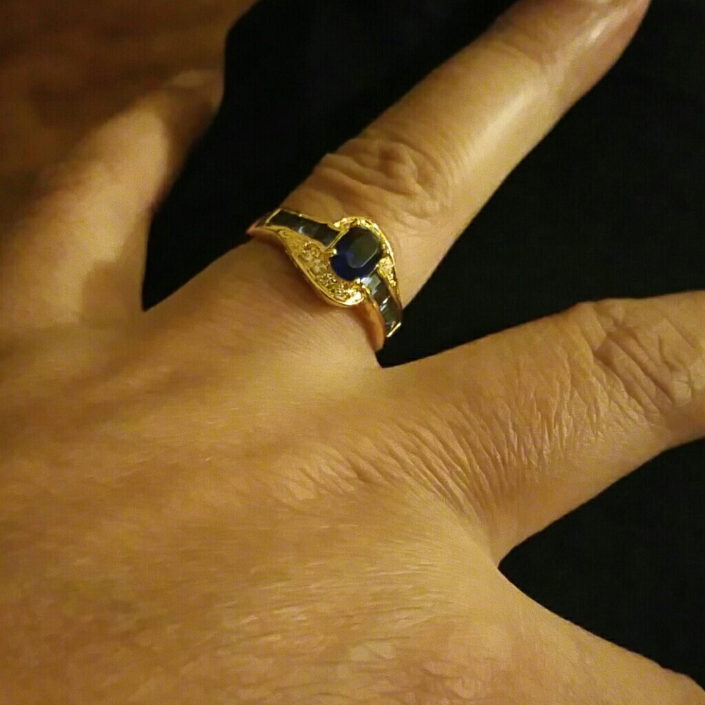 Amethyst black gold ring