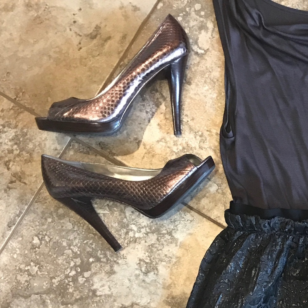 9.5 Calvin Klein Platinum Metallic Heels