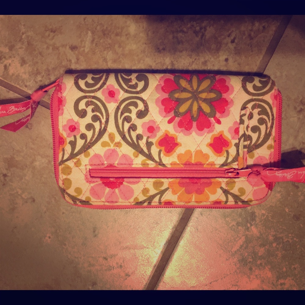 Vera Bradley zip around wallet