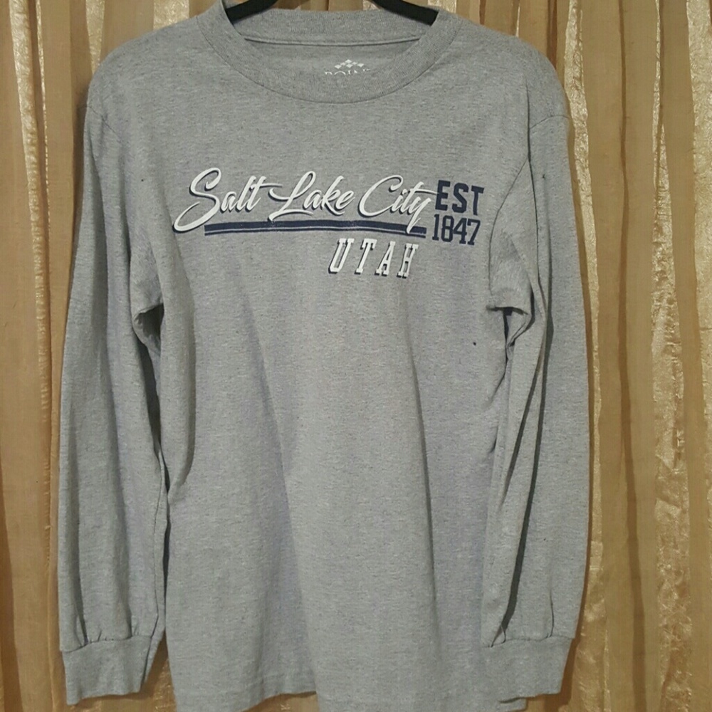 Long sleeve t-shirt