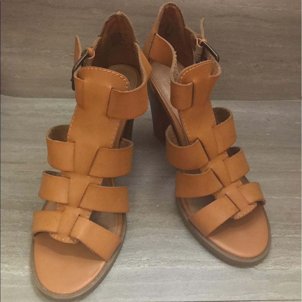 Preowned American Eagle Sandals🎉SALE TODAY ONLY🎉