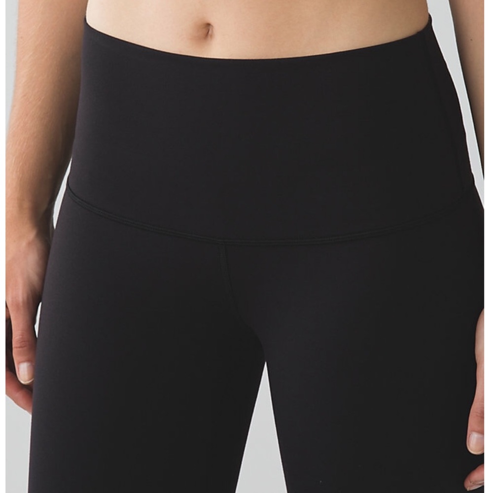 lululemon's Wunder Under High Rise Black • Classic