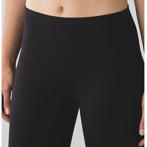 lululemon's Wunder Under High Rise Black • Classic