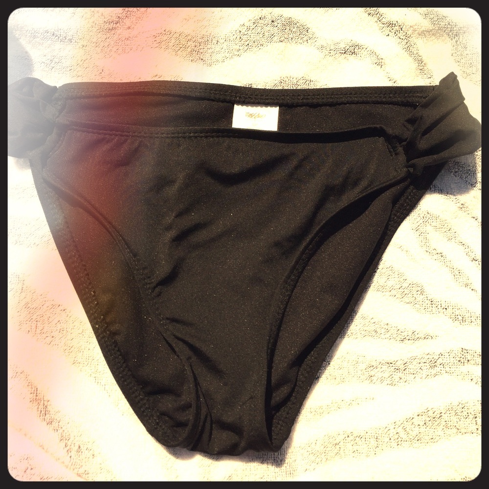 Black bikini bottoms