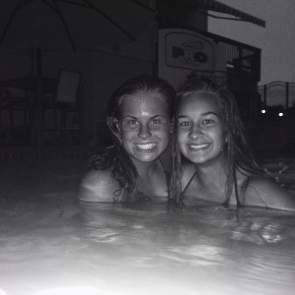 Meet your Posher, Olivia