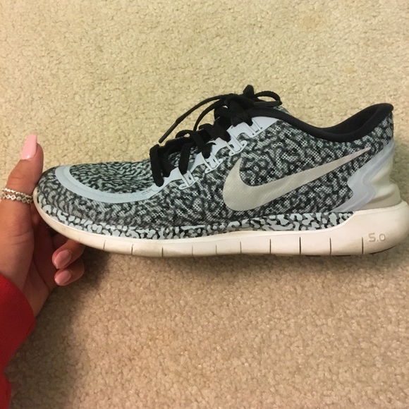 Nike shoes - Picture 4 of 5