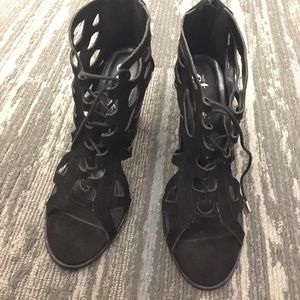 New Size 10 Black Nubuck Gladiator Style Sandals