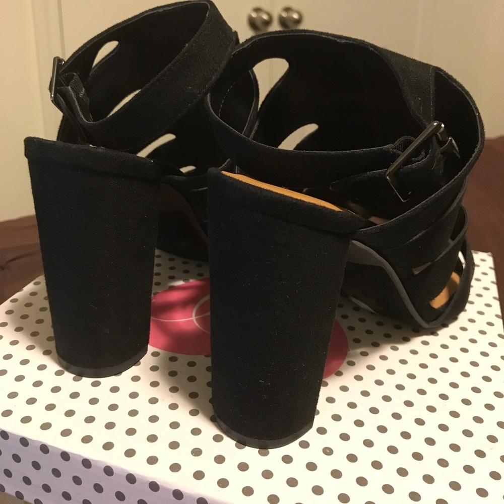 Shoes - Picture 3 of 3
