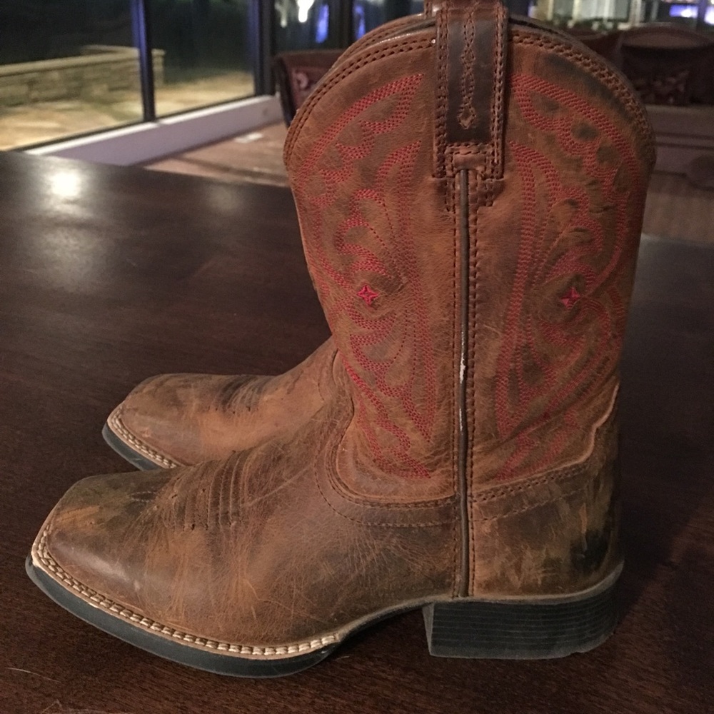 Ariat Cowgirl boots sz 2 little kids